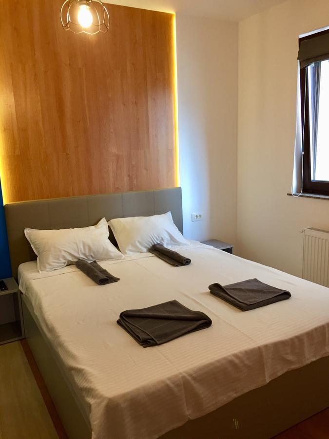 Apartament Aty Navodari Bagian luar foto