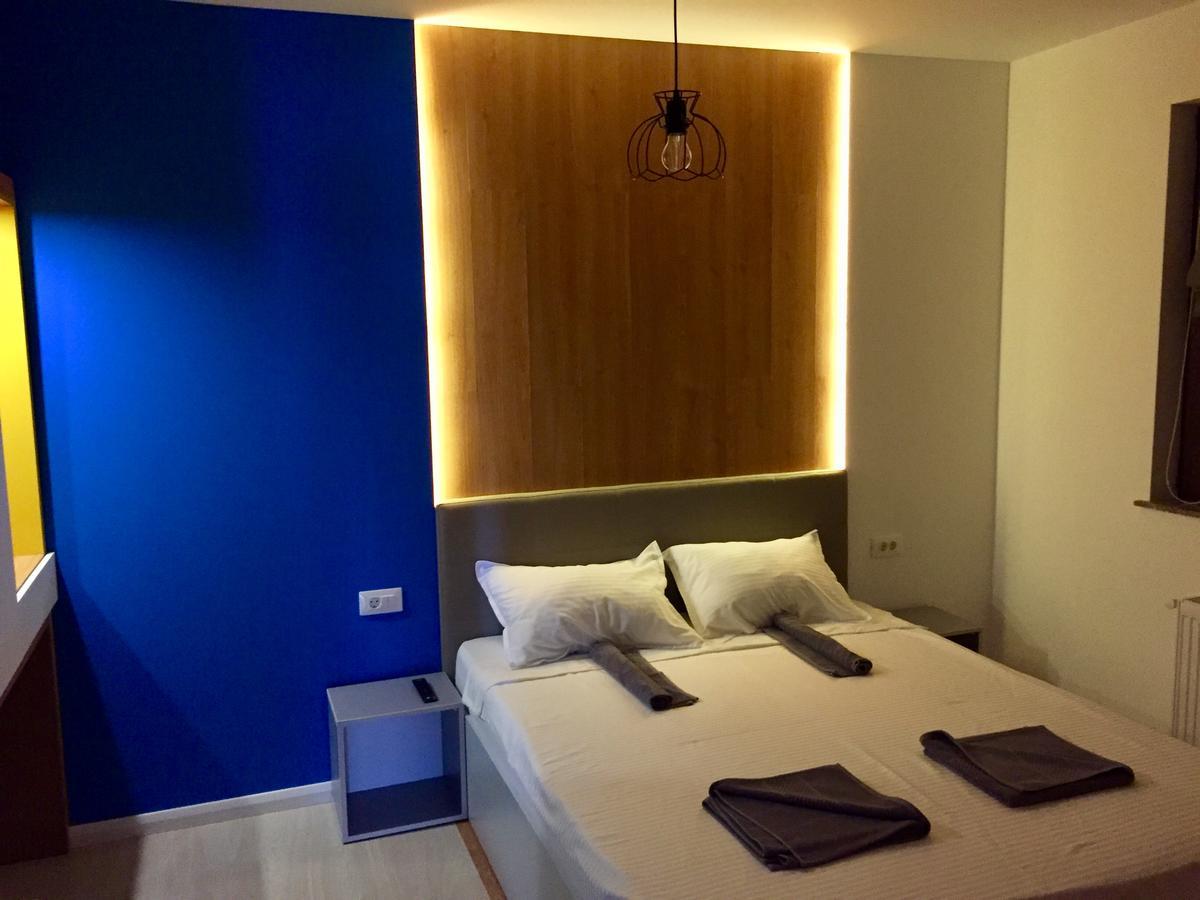 Apartament Aty Navodari Bagian luar foto
