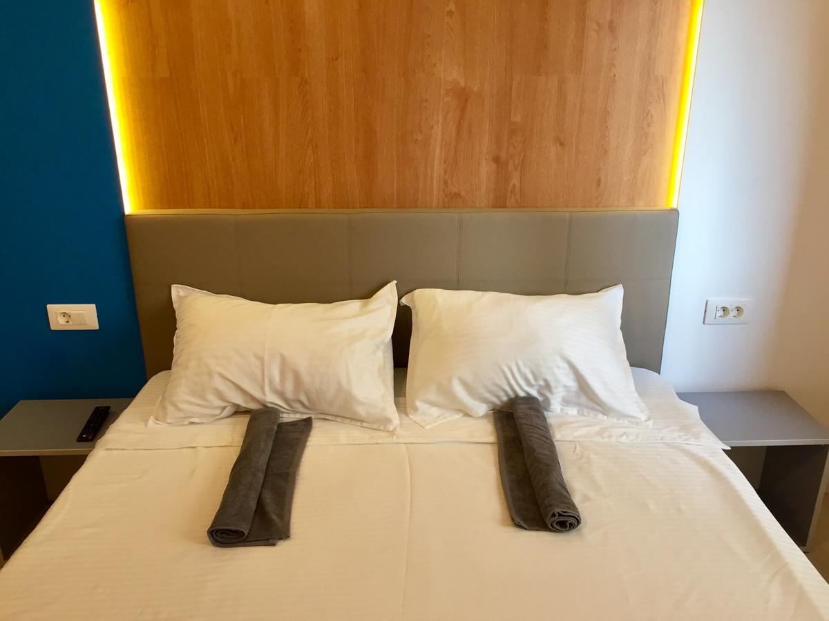 Apartament Aty Navodari Bagian luar foto