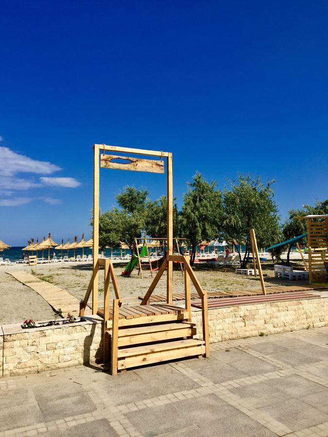 Apartament Aty Navodari Bagian luar foto