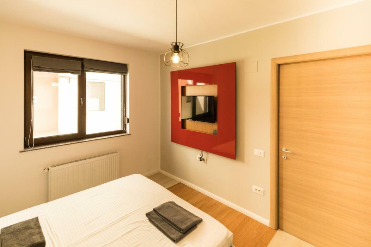 Apartament Aty Navodari Bagian luar foto